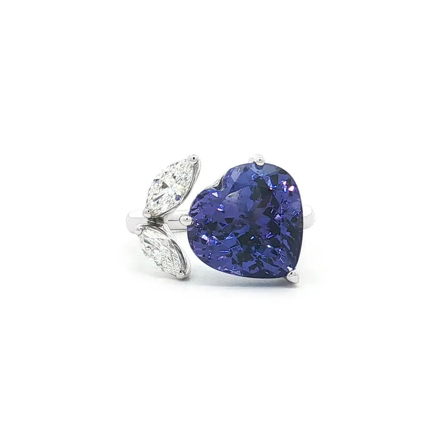 Nhẫn vàng trắng đính đá tanzanite hình trái tim và kim cương