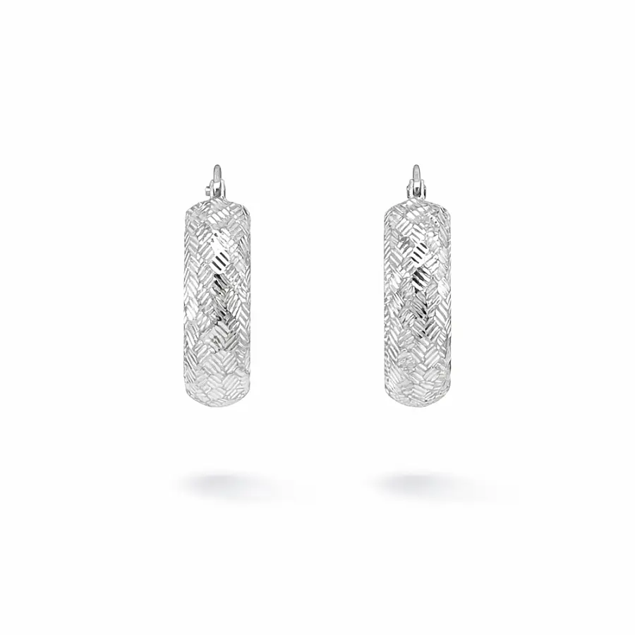 Bông tai vòng bằng vàng trắng với bề mặt chạm khắc