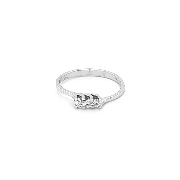 Nhẫn vàng đính kim cương