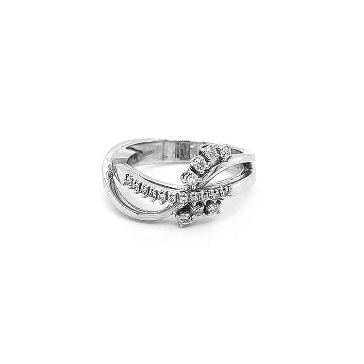 Nhẫn vàng đính kim cương