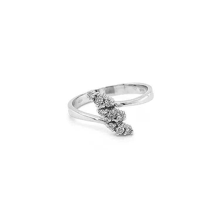 Nhẫn vàng đính kim cương