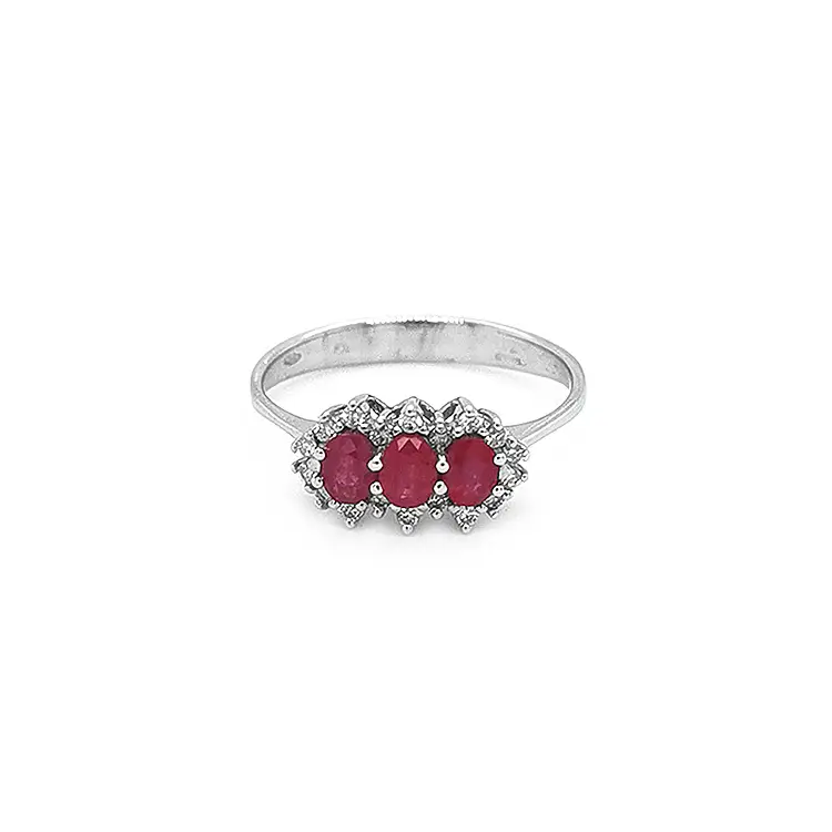 Nhẫn vàng đính ruby và kim cương