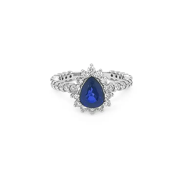 Nhẫn vàng đính sapphire và kim cương