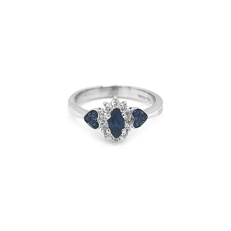 Nhẫn vàng đính ngọc bích và kim cương