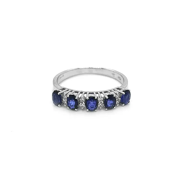 Nhẫn vàng đính sapphire và kim cương