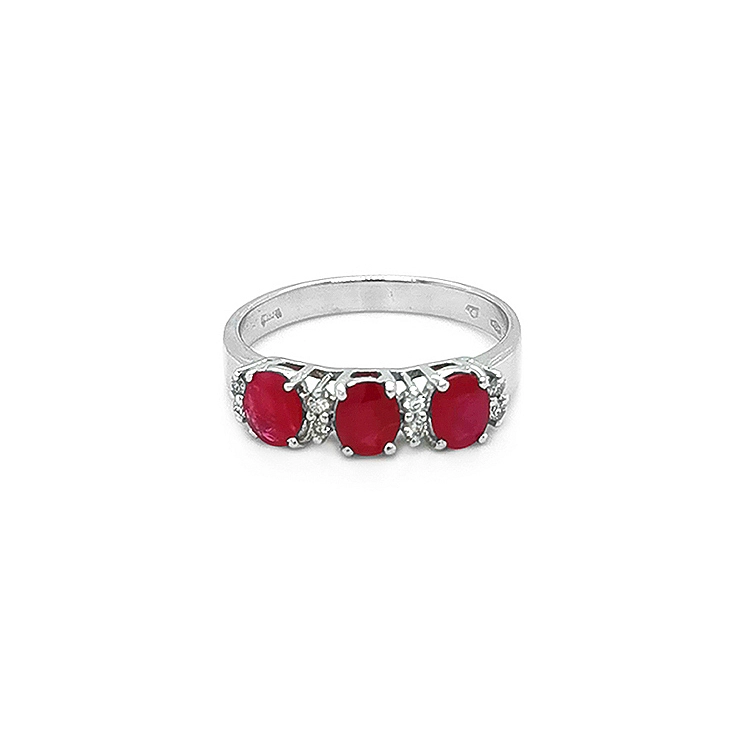 Nhẫn vàng đính ruby và kim cương