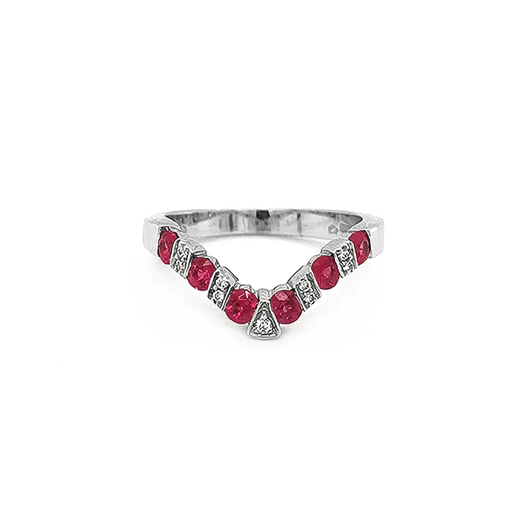 Nhẫn vàng đính ruby và kim cương