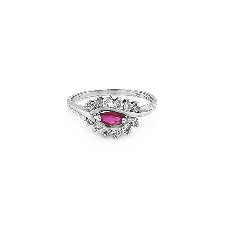 Nhẫn vàng đính ruby và kim cương