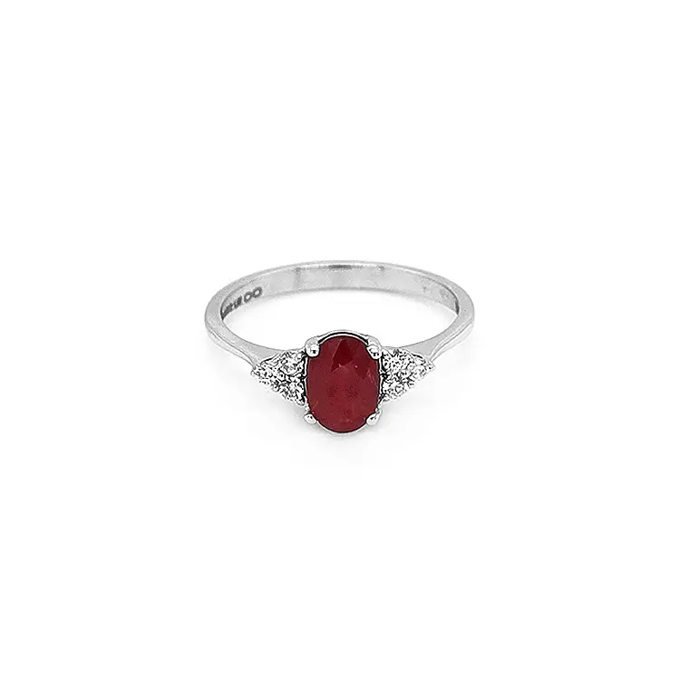 Nhẫn vàng đính ruby và kim cương