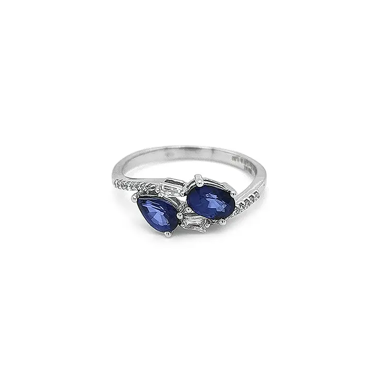 Nhẫn vàng đính sapphire và kim cương