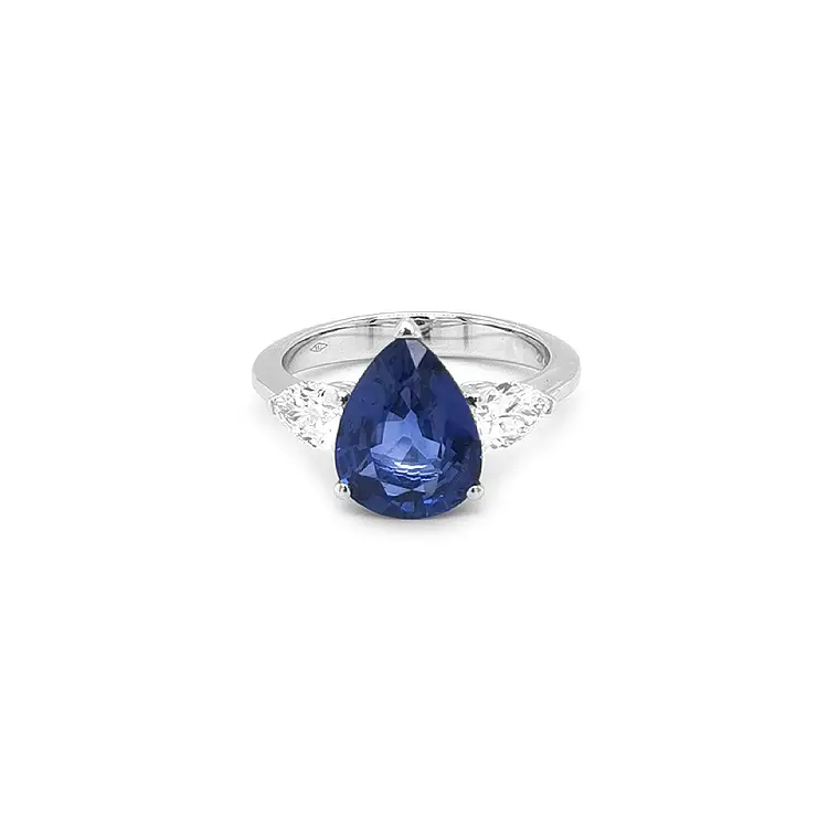 Nhẫn vàng đính sapphire và kim cương