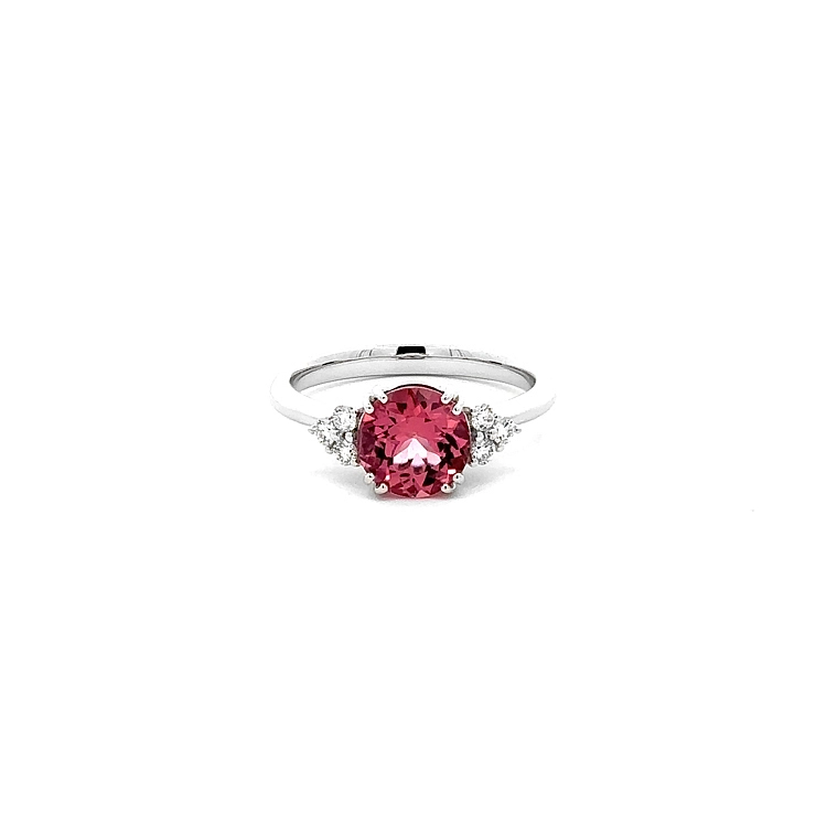 Nhẫn vàng với đá tourmaline hồng và kim cương