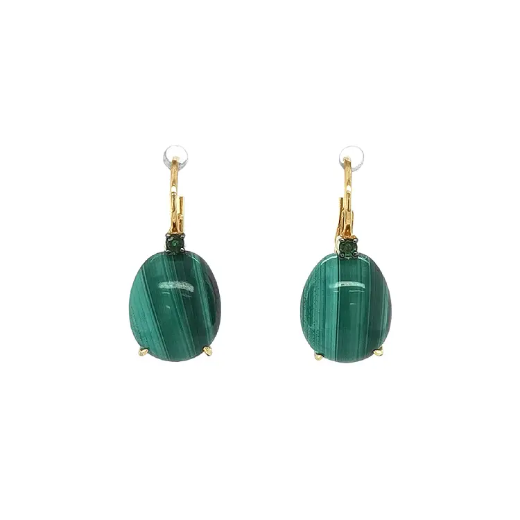 Vòng tai vàng đính ngọc malachite và ngọc lục bảo