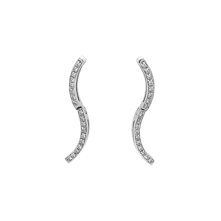 Vòng tai vàng đính kim cương