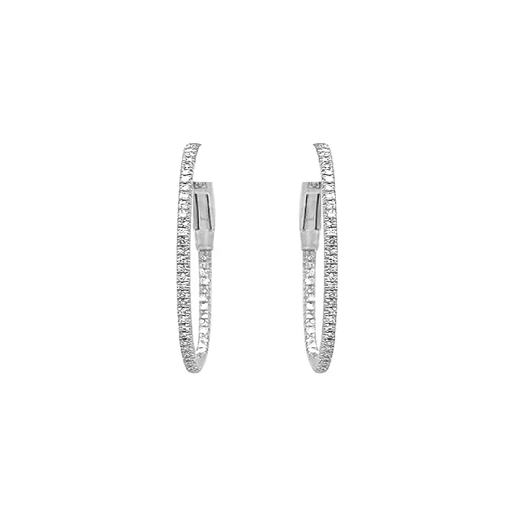 Vòng tai tròn bằng vàng đính kim cương