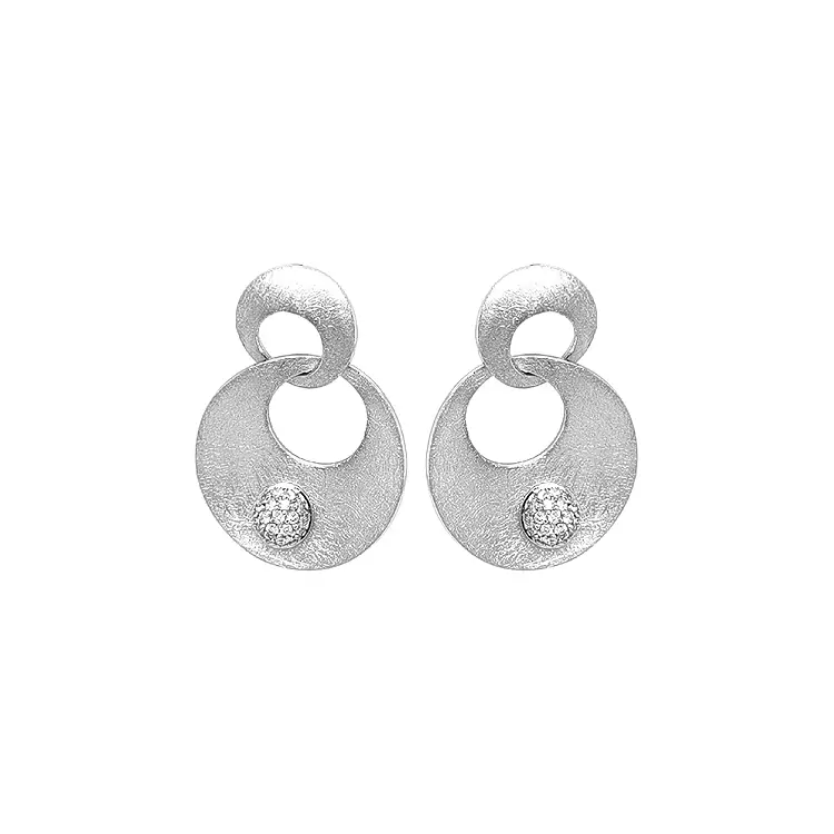 Vòng tai vàng đính kim cương