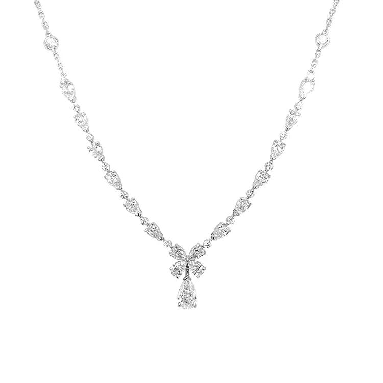 Vòng cổ vàng đính kim cương