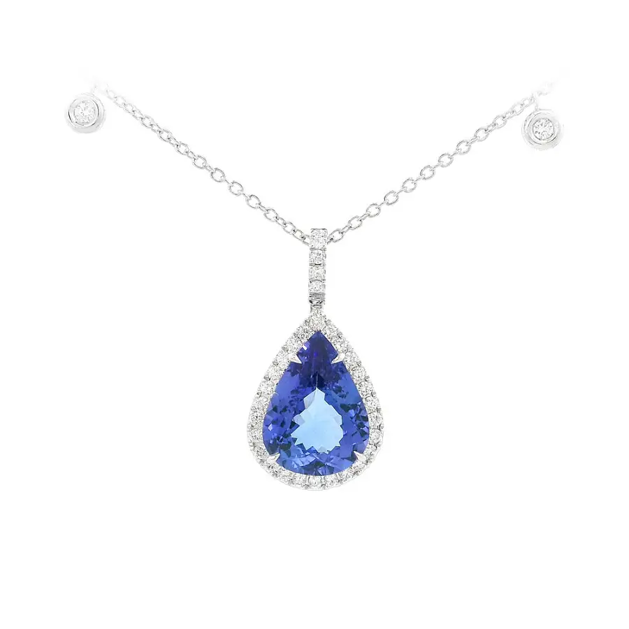 Sự kết hợp tinh tế giữa Tanzanite và kim cương trong thiết kế độc đáo