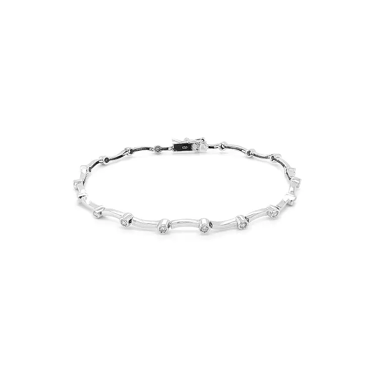 Vòng tay vàng đính kim cương