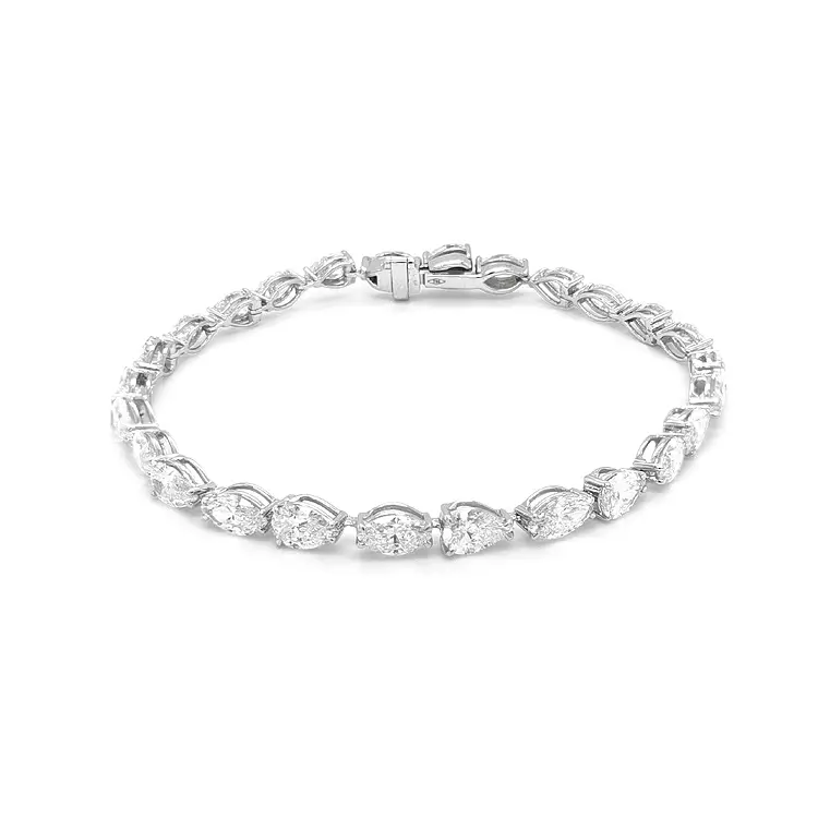 Vòng tay tennis bằng vàng đính kim cương 8,69 carat