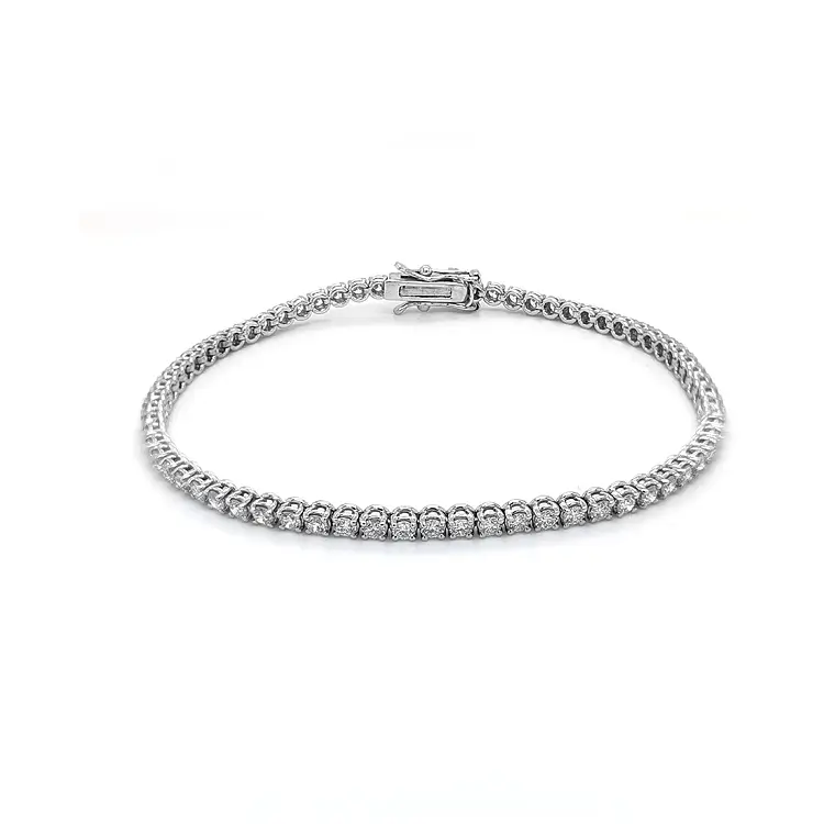 Vòng tay tennis bằng vàng đính kim cương