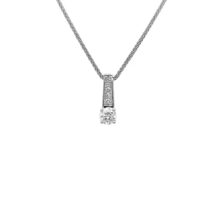 Mặt dây chuyền vàng đính kim cương