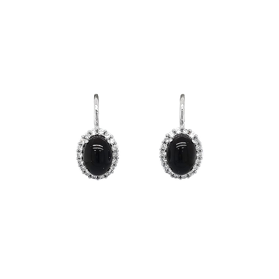 Vàng trắng, đá onyx và zircon trong đôi bông tai vượt thời gian