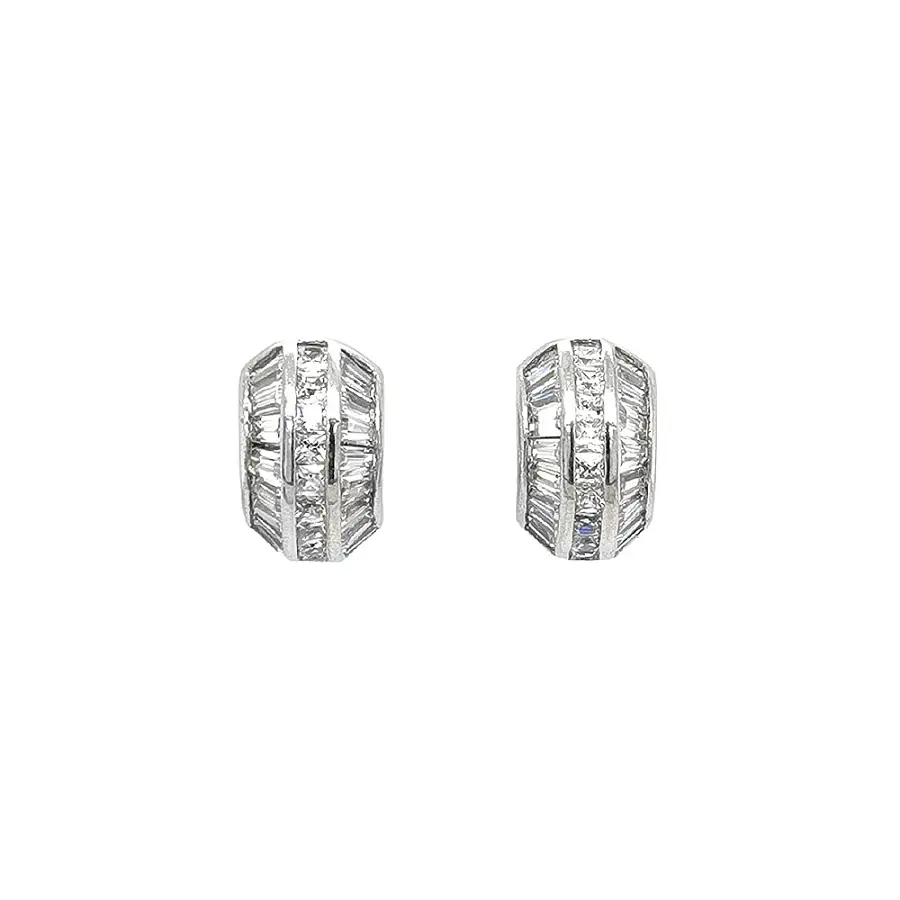 Vòng tai tròn với đá zircon trắng vàng