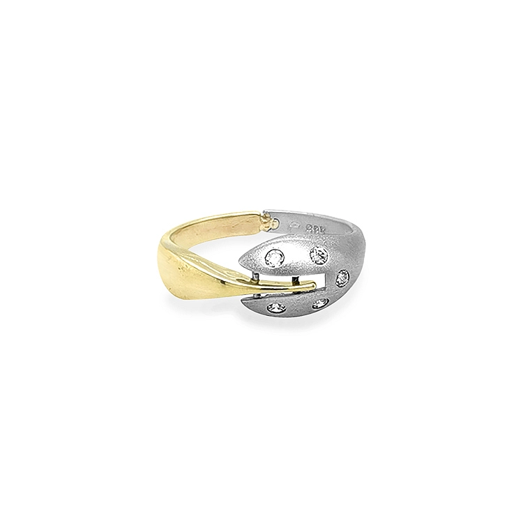 Nhẫn vàng đính đá zircon