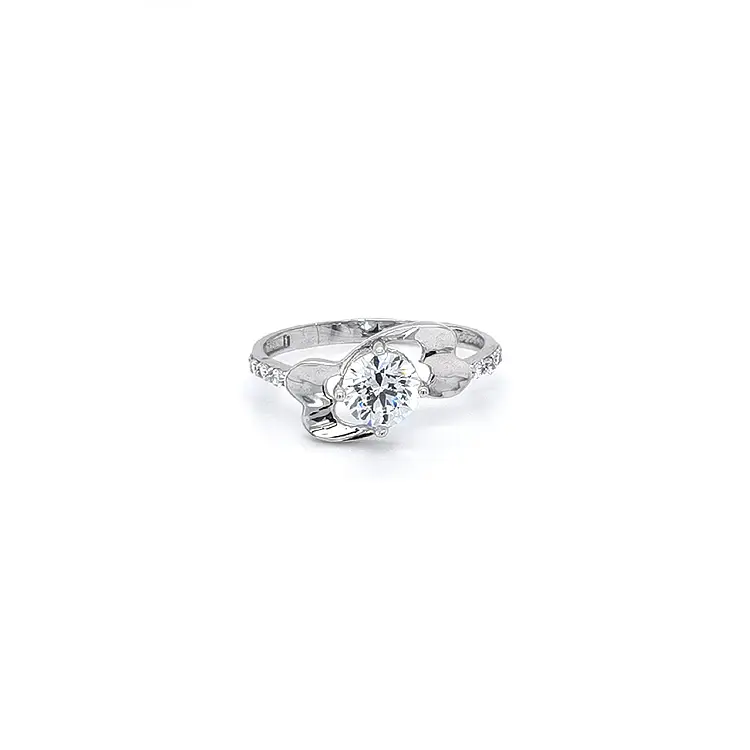 Nhẫn vàng trắng đính đá zircon trắng