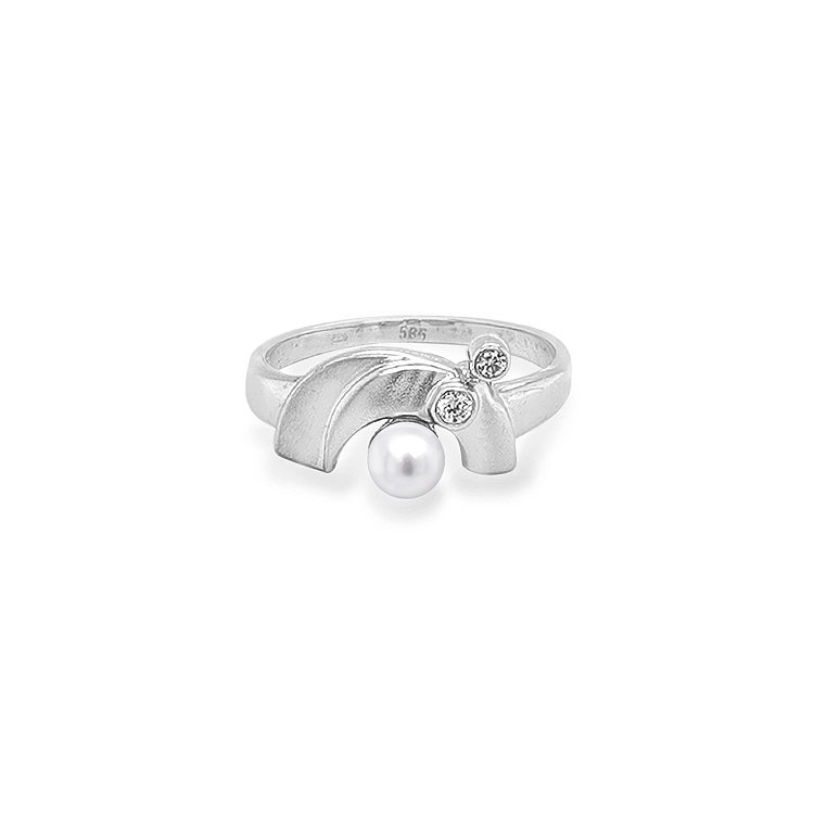 Nhẫn vàng đính ngọc trai và đá zircon