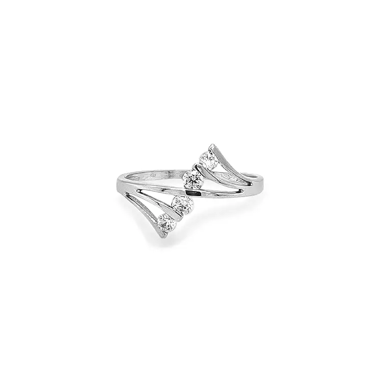 Nhẫn vàng đính đá zircon