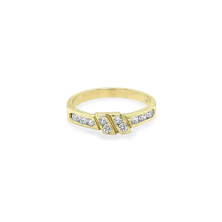 Nhẫn vàng đính đá zircon