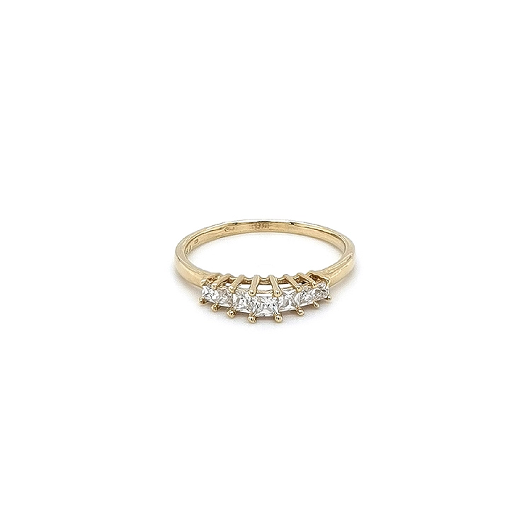 Nhẫn vàng đính đá zircon