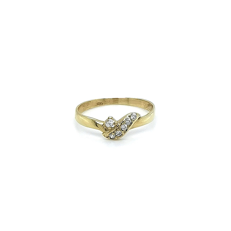 Nhẫn vàng đính đá zircon