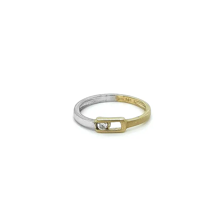 Nhẫn đính đá zircon làm từ vàng kết hợp