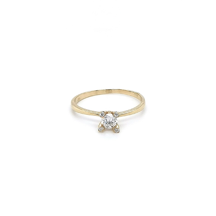 Nhẫn đính hôn bằng vàng với đá zircon