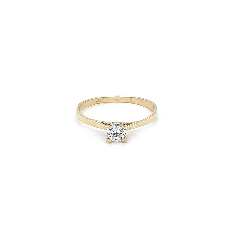 Nhẫn đính hôn bằng vàng với đá zircon