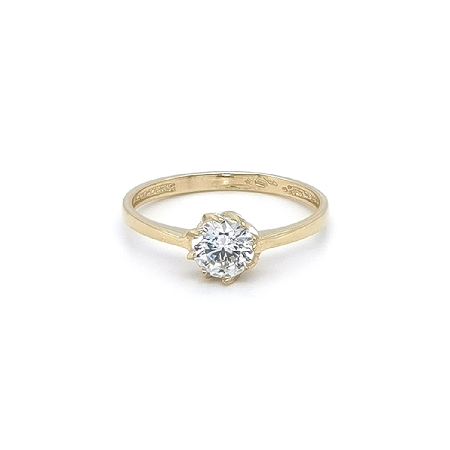 Nhẫn đính hôn bằng vàng với đá zircon