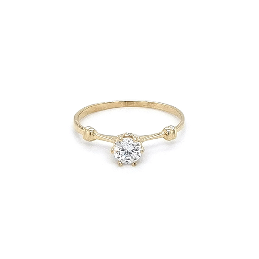 Nhẫn đính hôn bằng vàng với đá zircon