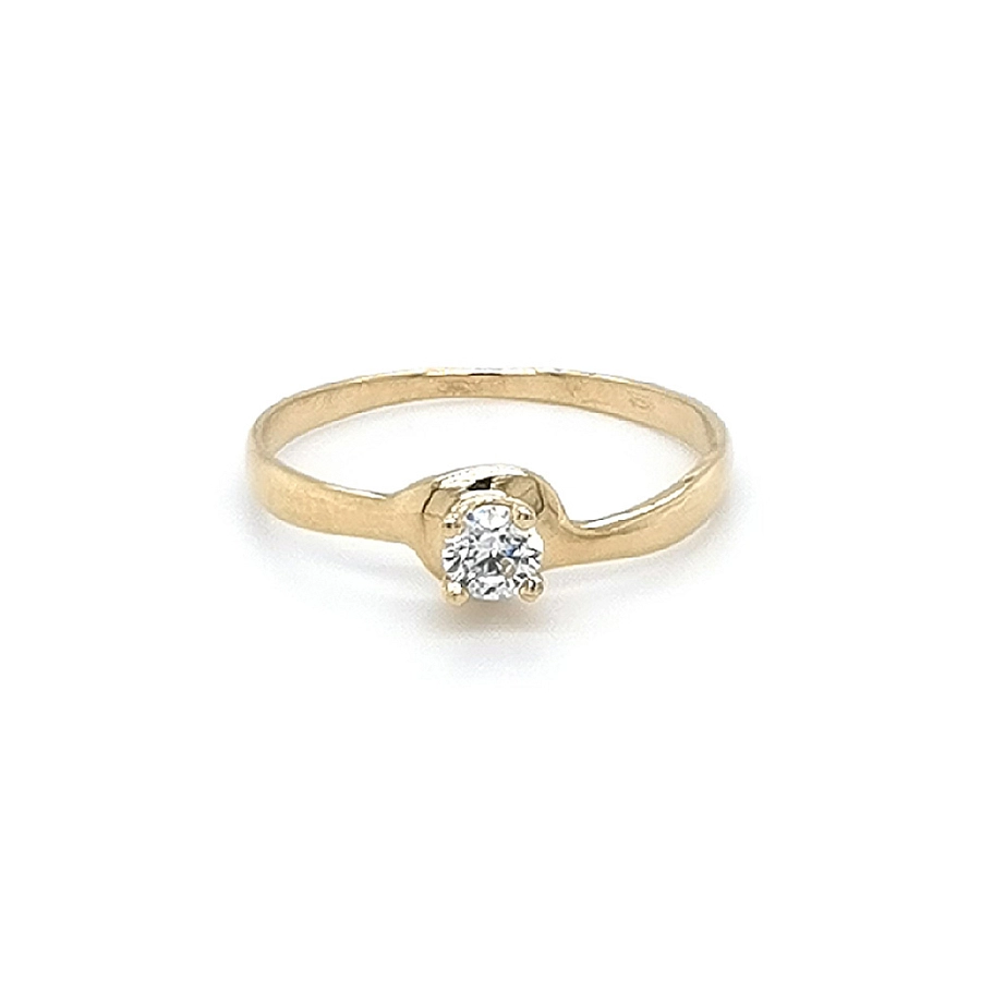 Nhẫn đính hôn bằng vàng với đá zircon