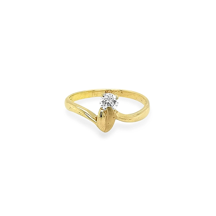 Nhẫn vàng đính đá zircon