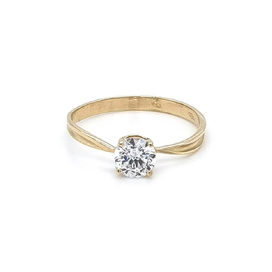 Nhẫn đính hôn bằng vàng với đá zircon