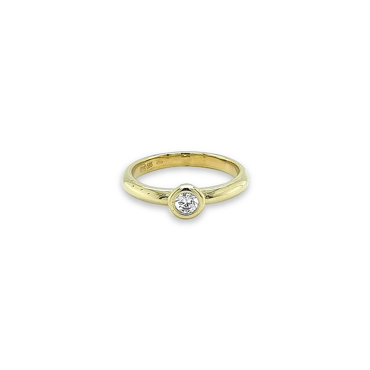 Nhẫn đính hôn bằng vàng có đá cubic zirconia