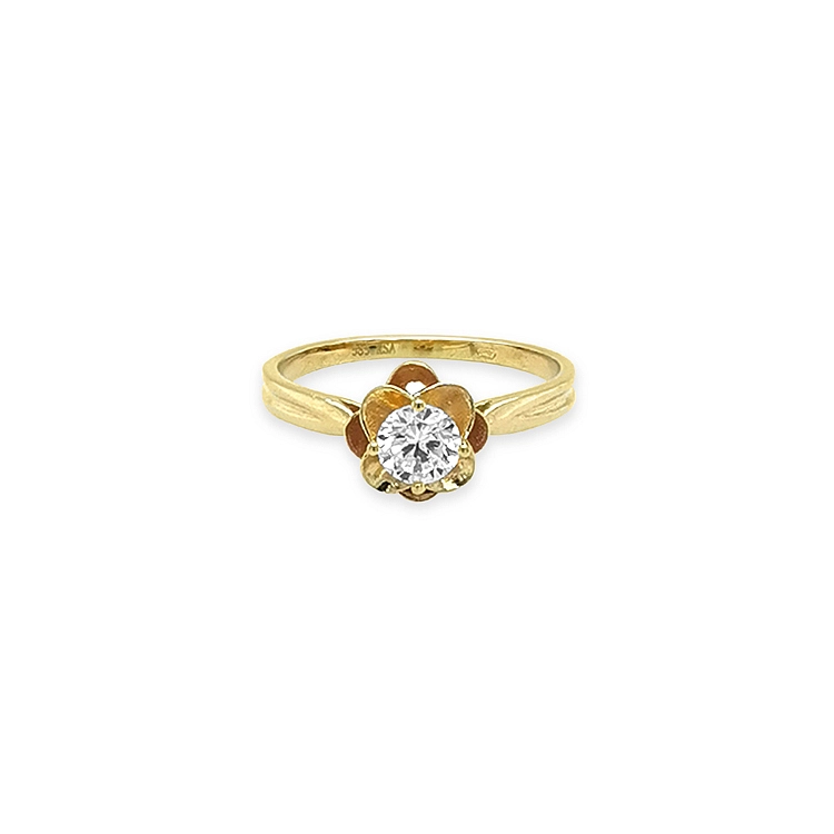 Nhẫn vàng đính đá cubic zirconia