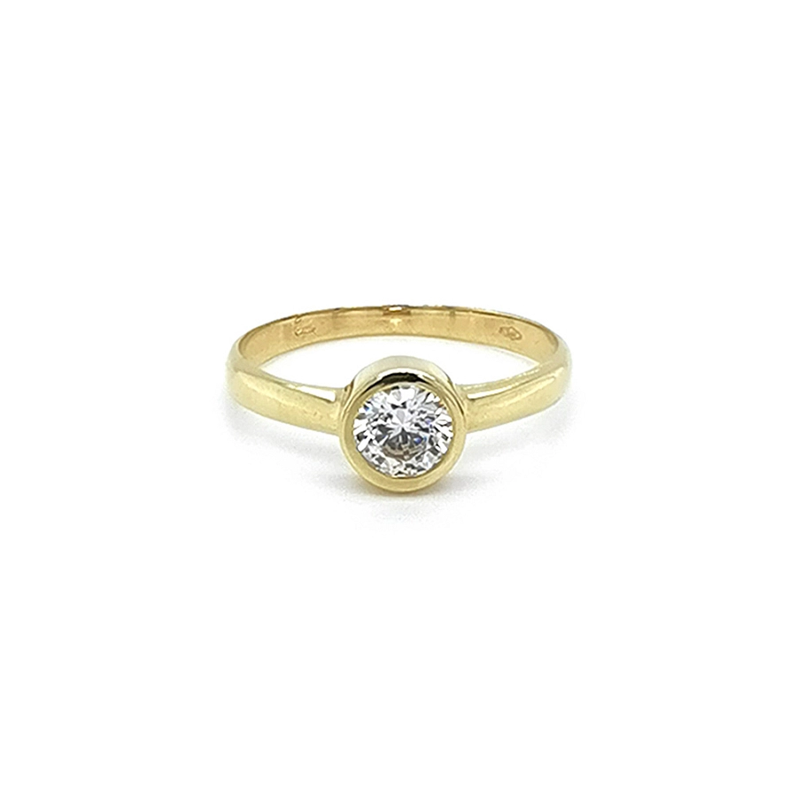 Nhẫn đính hôn bằng vàng với đá zircon