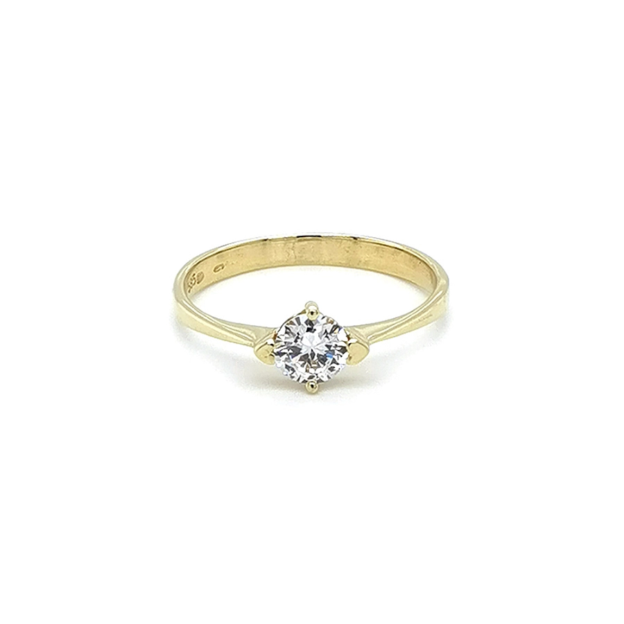 Nhẫn đính hôn bằng vàng với đá zircon