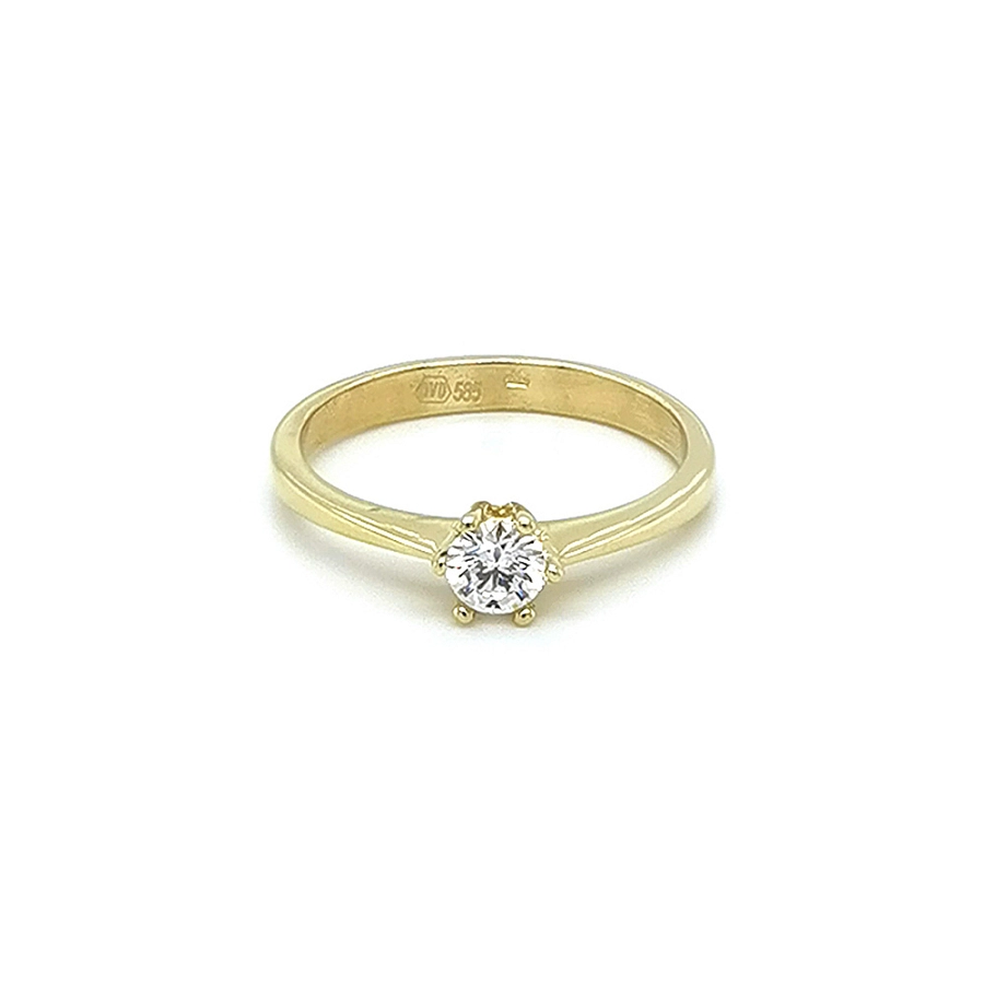Nhẫn đính hôn bằng vàng với đá zircon