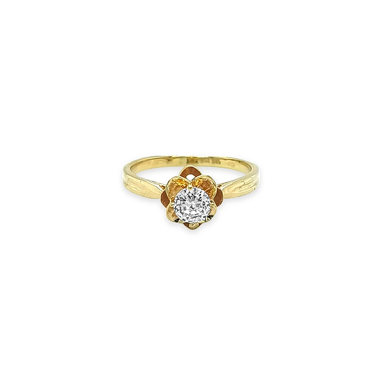 Nhẫn vàng đính đá zircon