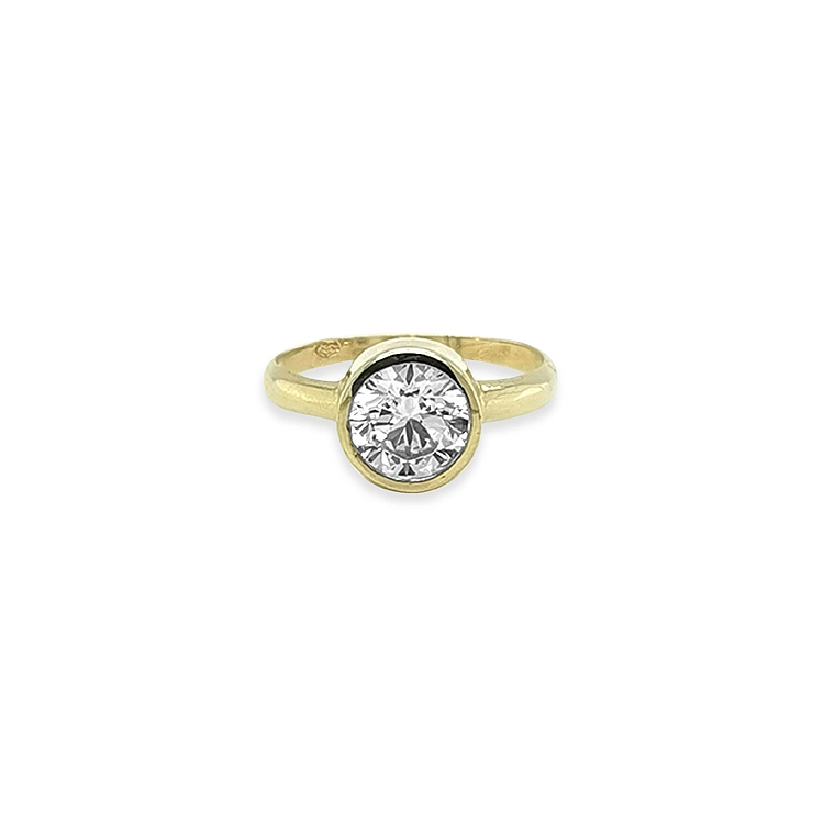 Nhẫn đính hôn bằng vàng có đá cubic zirconia